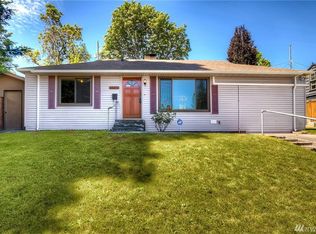16271 10th Ave NE, Seattle, WA 98155