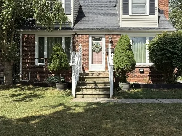 36 Ravenswood Ter, Cheektowaga, NY 14225