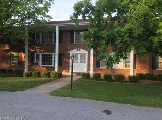 55 Brookside Dr, Hendersonville, NC 28792