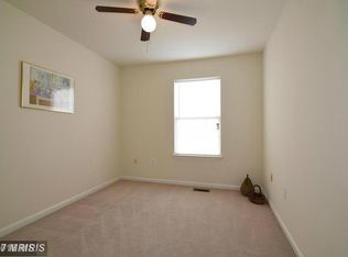 2420 Clover Field Cir, Herndon, VA 20171