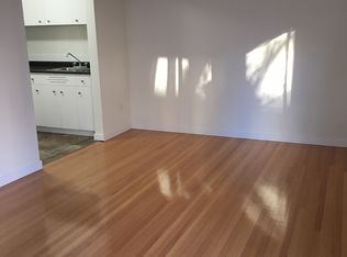 1609 Harwood St #9, Vancouver, BC V6G1Y1