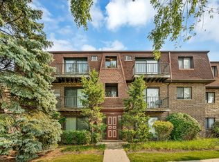 3746 Salem Walk #A1, Northbrook, IL 60062