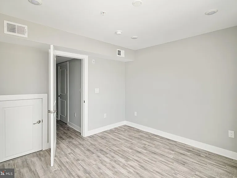 1443 N 8th St #3 — Photo 11