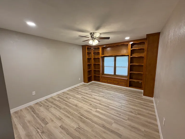 106 W Oak St — Photo 11
