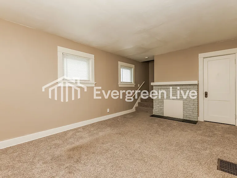 1681 Meriline Ave — Photo 3