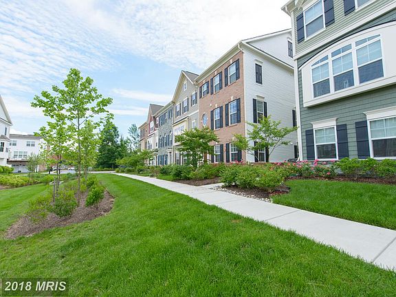 2nd image of 209 Vanguard Ln