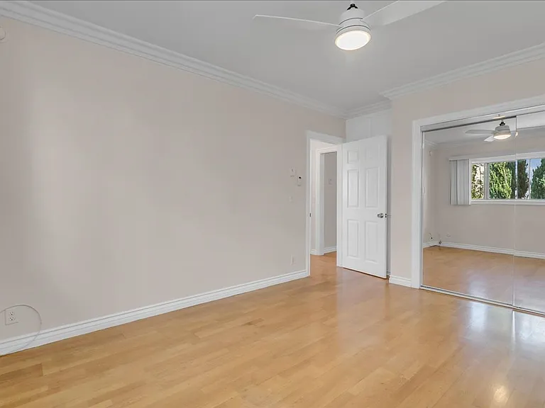 11661 Erwin St #15 — Photo 14
