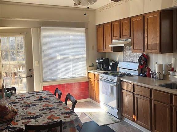 3rd image of 3540 Island Ave