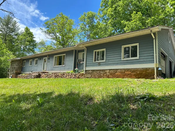 49 Burley Dr, Waynesville, NC 28786