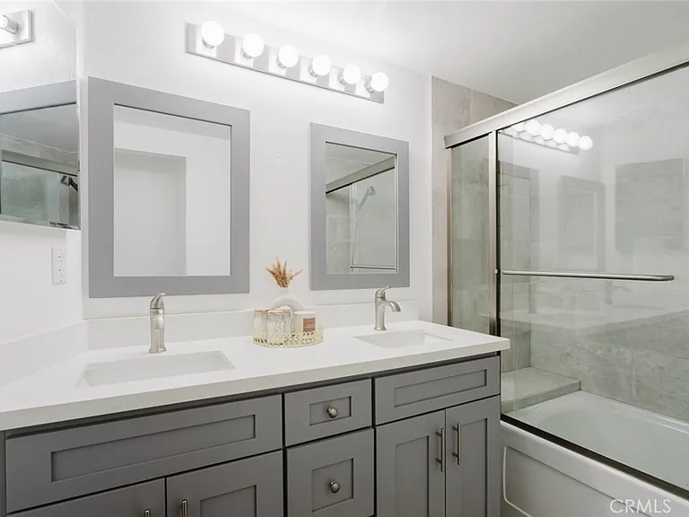 435 E Valencia Ave #105 — Photo 26