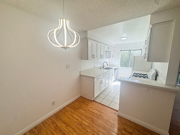 5th image of 1044 N Curson Ave #2