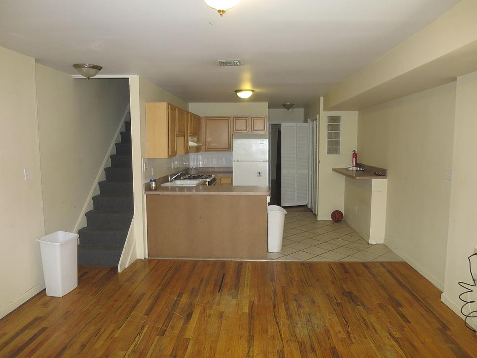Living Room/Kitchen