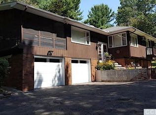 88 Mountain View Dr, Elizaville, NY 12523