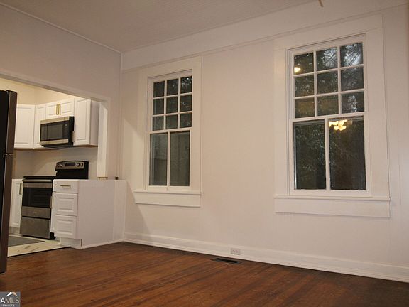 5th image of 402 Jefferson St