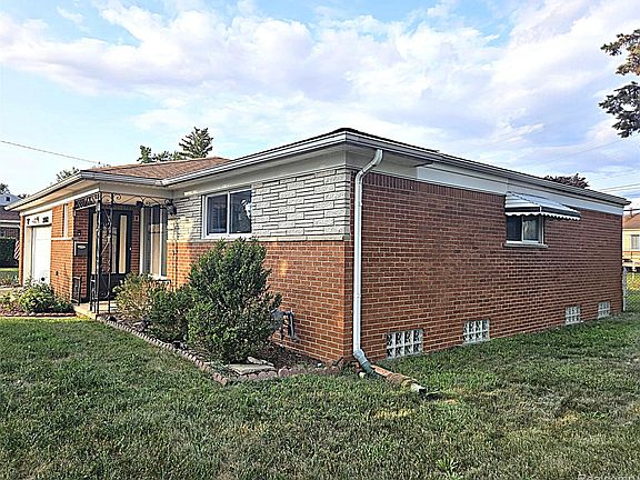 3rd image of 29012 James Dr