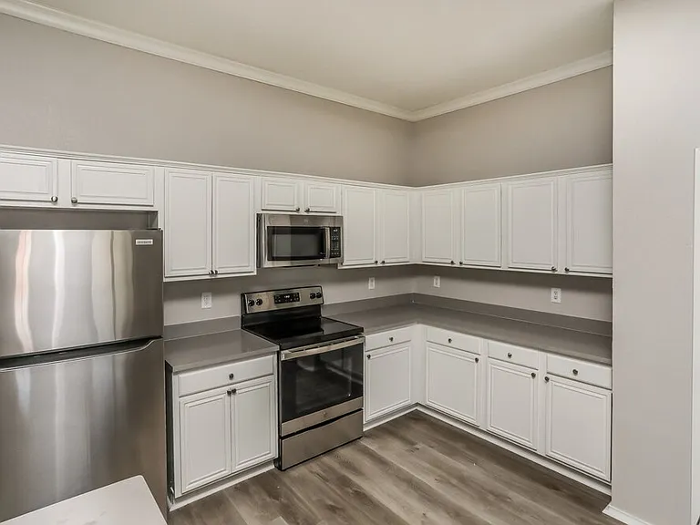 721 S Highland Dr — Photo 7