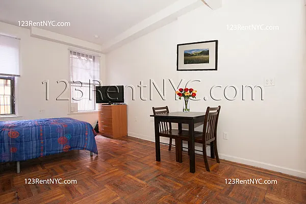 Rented by Chartwell Manhattan Realty | media 1