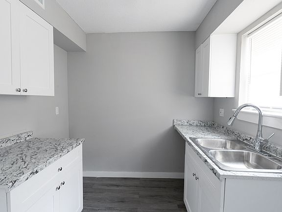 2nd image of 3135-01 Ashwood St