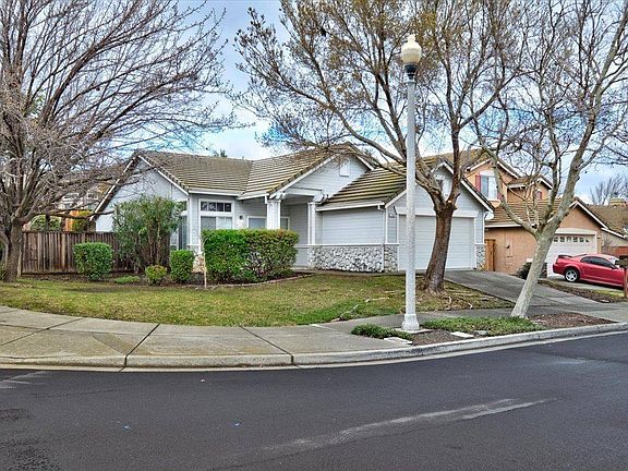 3rd image of 1765 Fawn Glen Cir
