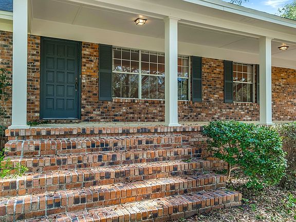 3rd image of 1465 Groveland Hills Dr