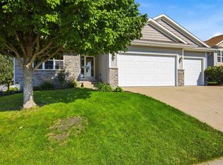 19 Eversull Ln, Iowa City, IA 52245
