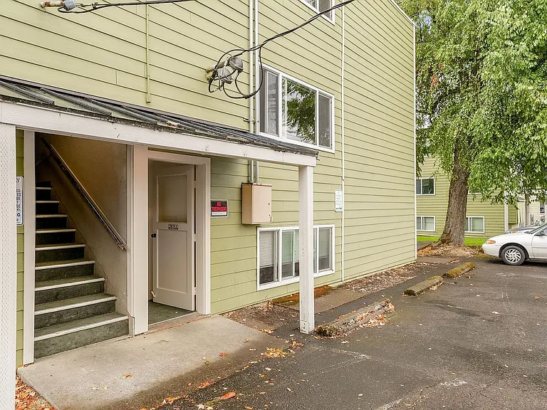 286-Maple Square Apartments — Photo 17