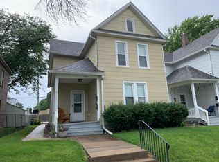 1341 15th St #A, Moline, IL 61265