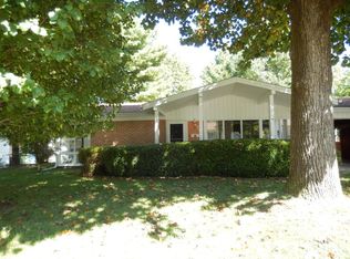 207 Apple Ln, Anna, IL 62906