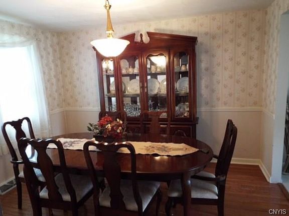 4th image of 8038 Trina Cir