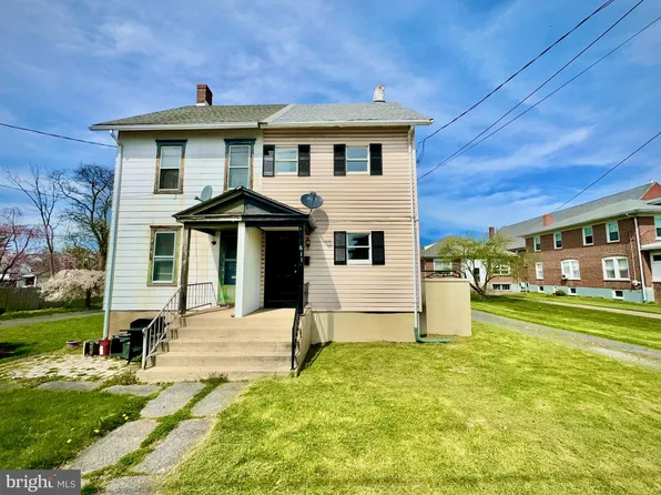 611 W Broad St, Quakertown, PA 18951
