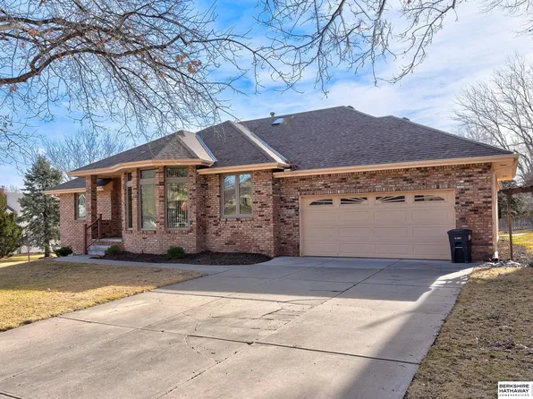 4803 S 165th St, Omaha, NE 68135