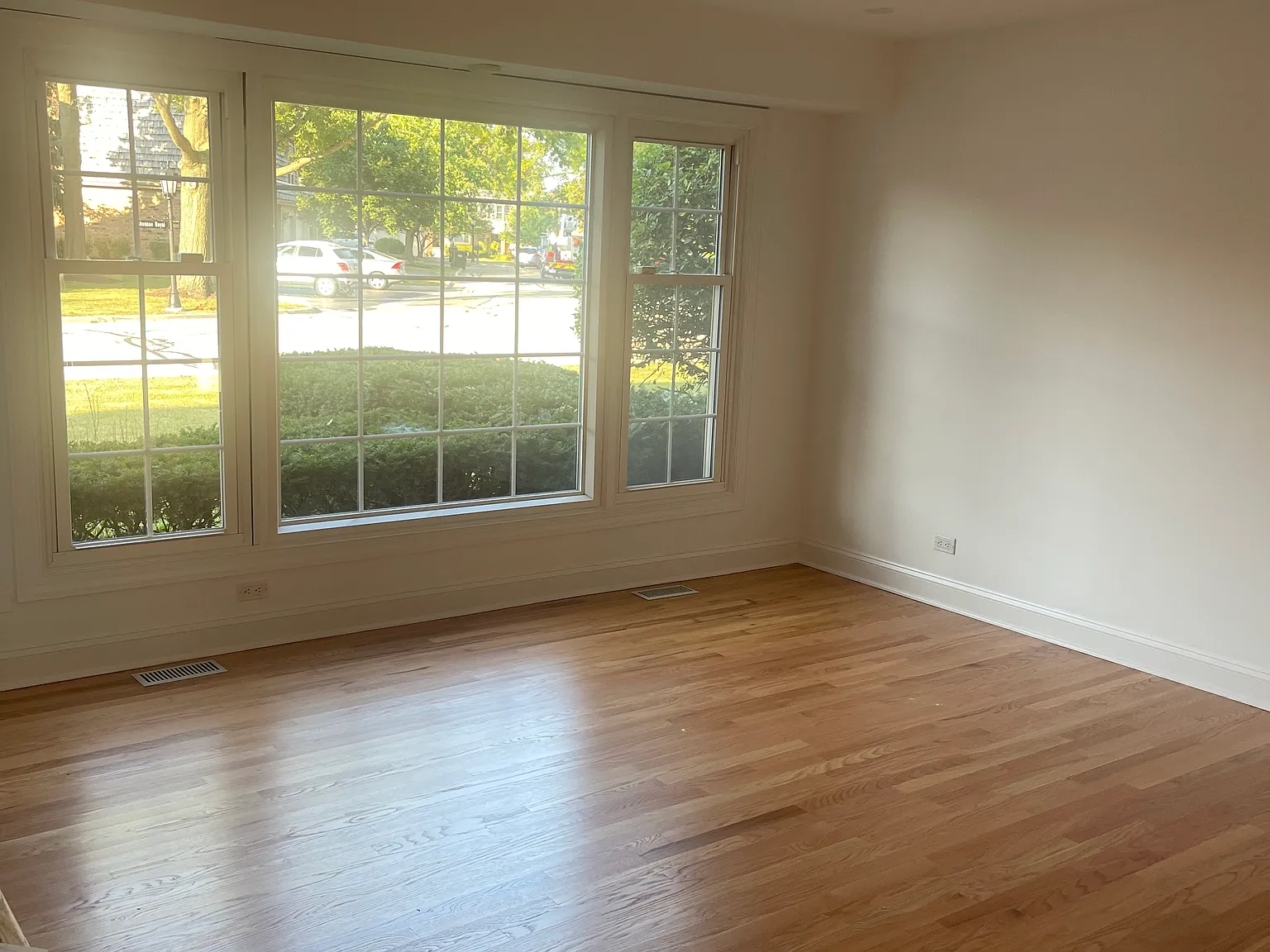 3 bed, 2.5 bath, 1962 sqft, $3,500 — Photo 3