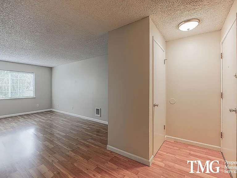Cambria Apartments — Photo 27