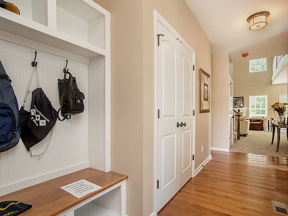 4th image of 2681 Millgate Dr