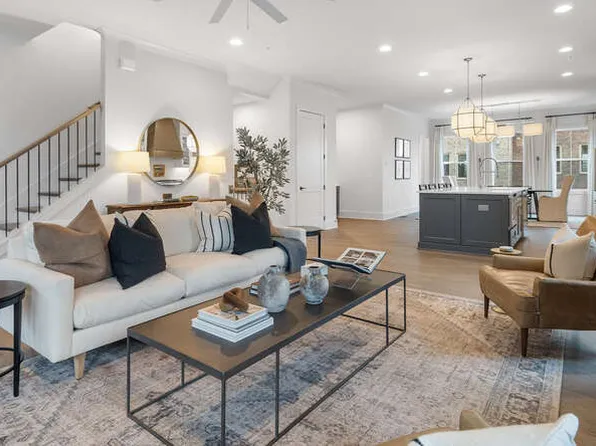 1047 Dryden Ln, Atlanta, GA 30319