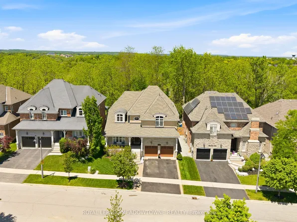 298 Eaton St, Halton Hills, ON L7G 6N7