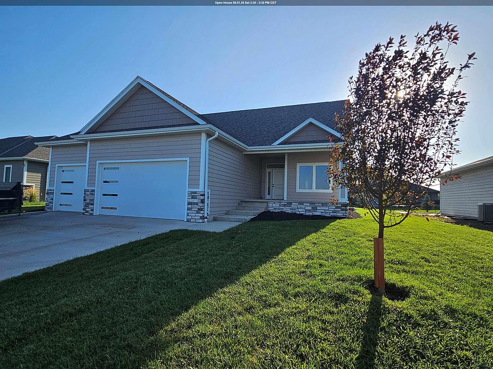 1st image of 902 S Cattail Ct