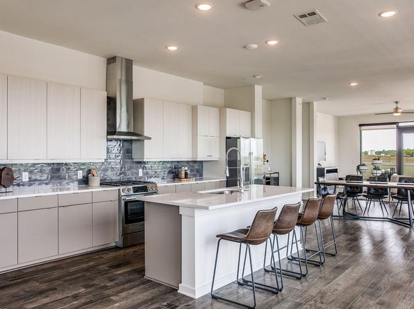 7450 Coronado Ave #702