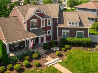 8631 Twin Lakes Dr, Jenison, MI 49428