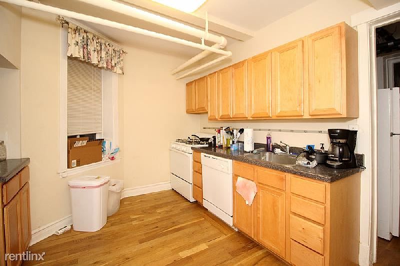 1st image of 908 W Waveland Ave