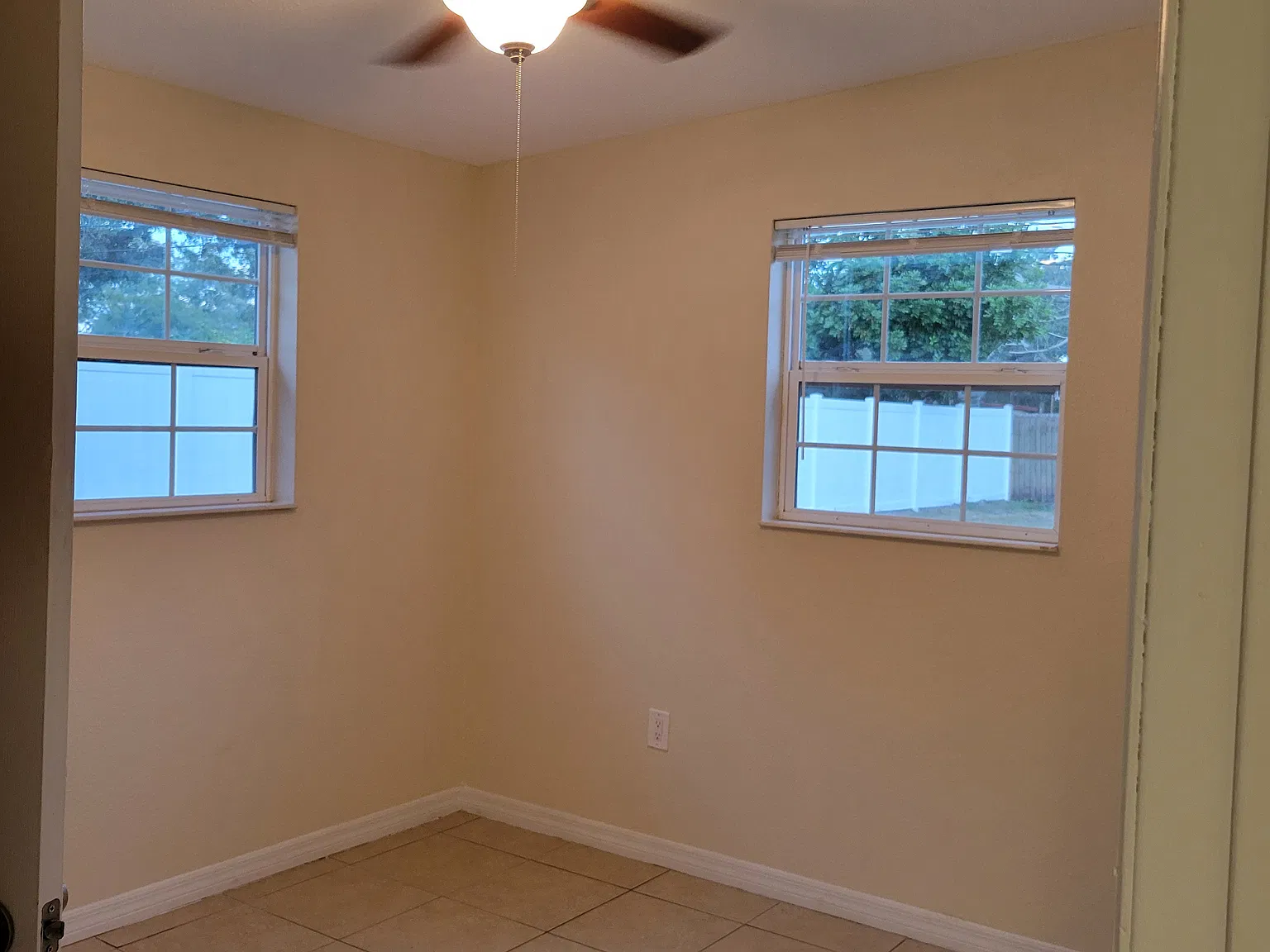 4 bed, 1285 sqft, $2,295 — Photo 3