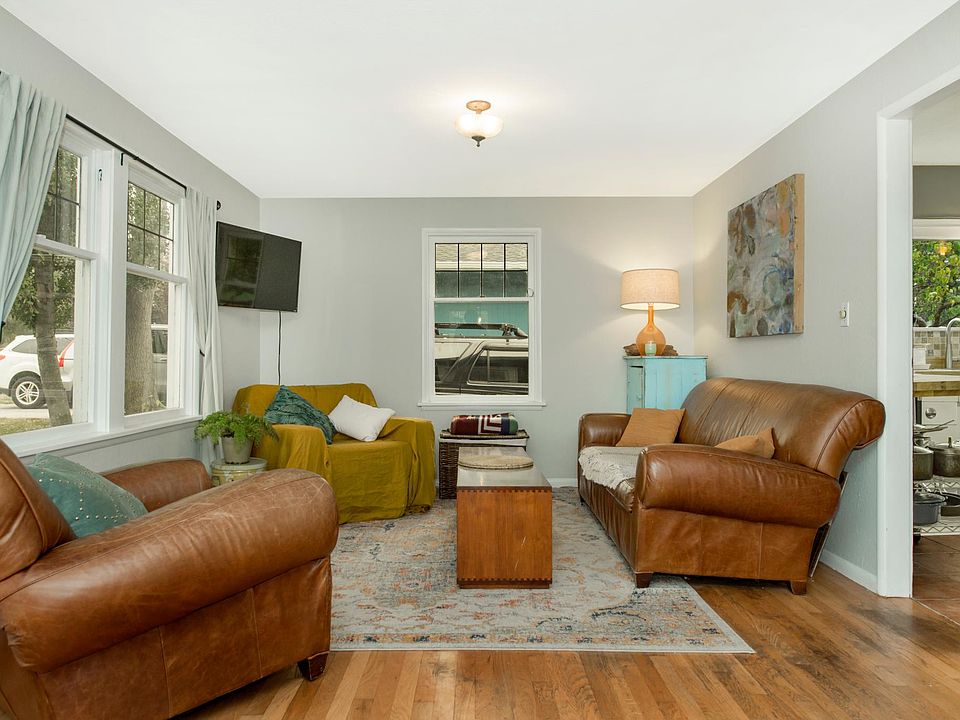 Light filled Living room