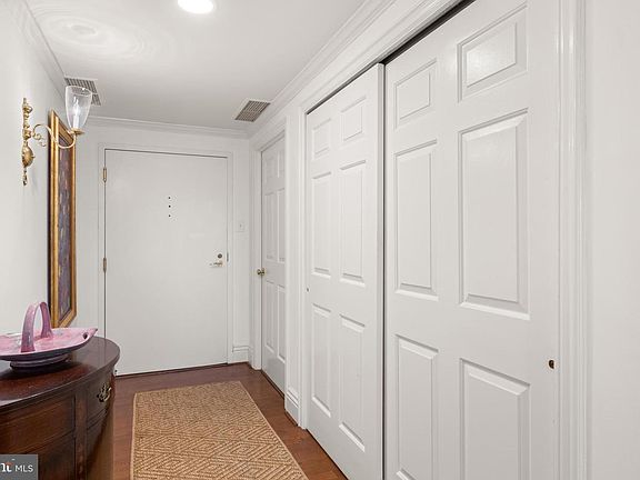 3rd image of 100 Grays Ln APT 506