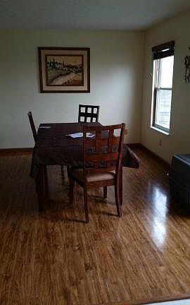 3rd image of 923 Wallace Dr