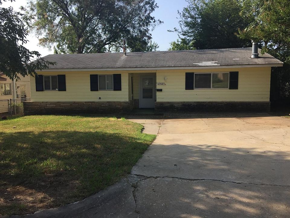 1st image of 1717 Oakridge Dr