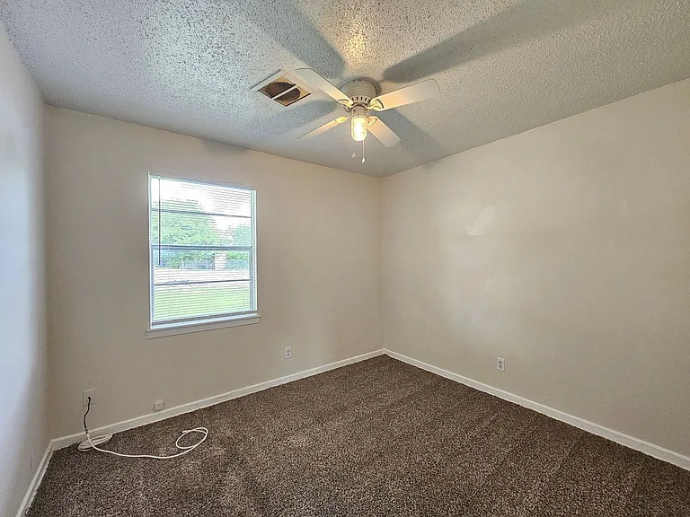 1504 S West S Young Dr — Photo 9