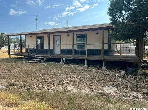 1614 Private Road 1518, Bandera, TX 78003