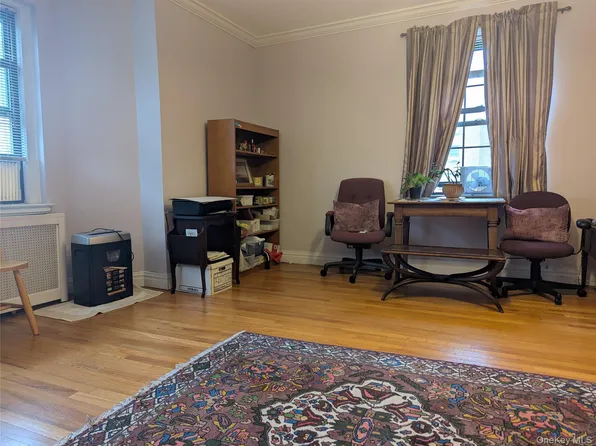198 Garth Road #3C, Scarsdale, NY 10583
