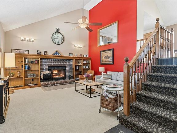 3rd image of 2212 S Halley Ct