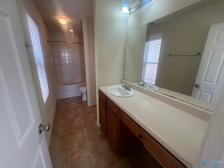 202 Harold Murphy Dr — Photo 9